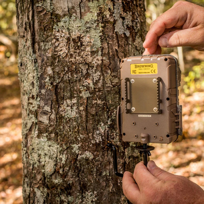 Easily screws to any tree or wooden surface providing a stable platform