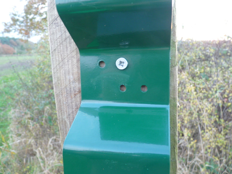 PERDIX Farmland Feeder Post Mount with screw holes for mounting